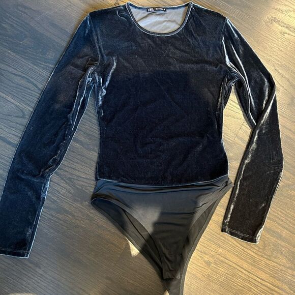 Zara velvet long sleeve bodysuit - Picture 1 of 7